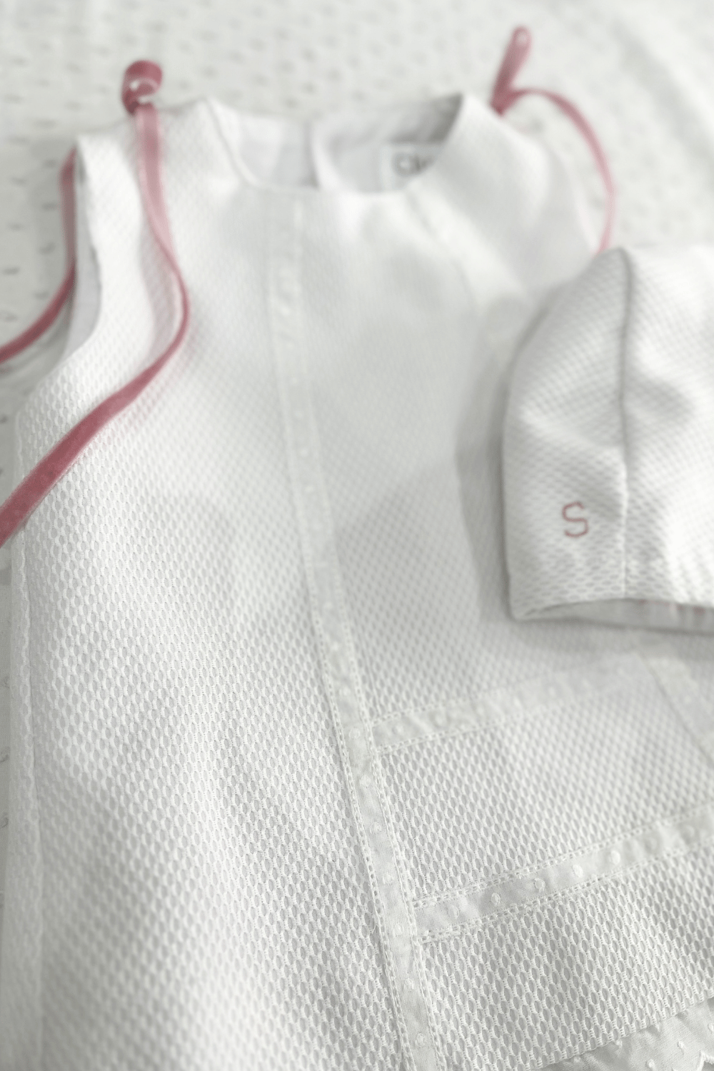 Conjunto Pique bordado blanco