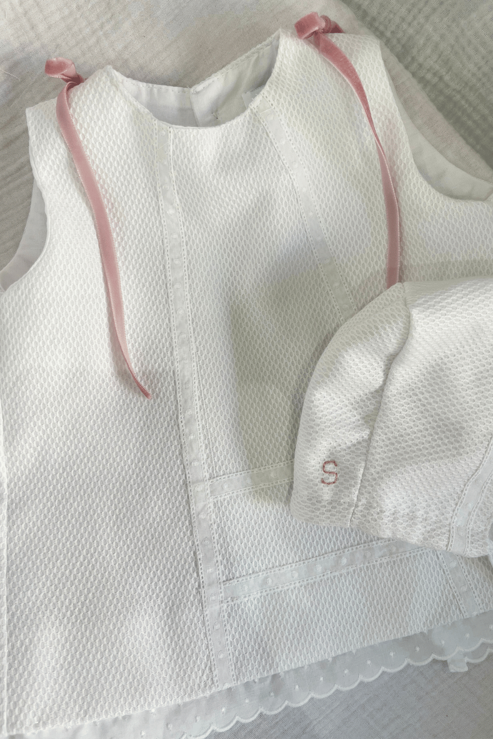 Conjunto Pique bordado blanco